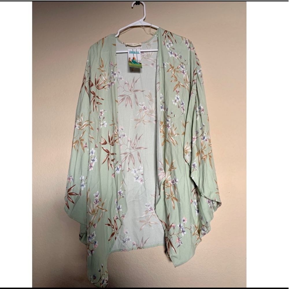 Beautiful floral kimono/beach cover/cover up
